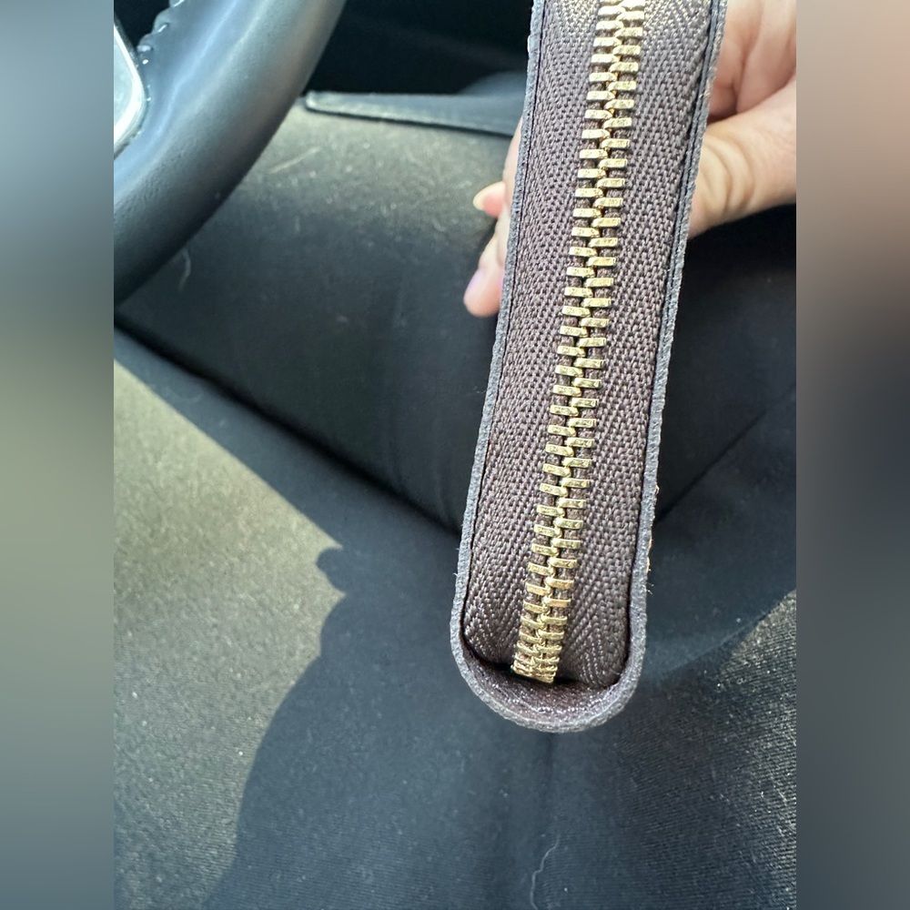 Louis Vuitton Zippy Coin Purse - Picture 5 of 11